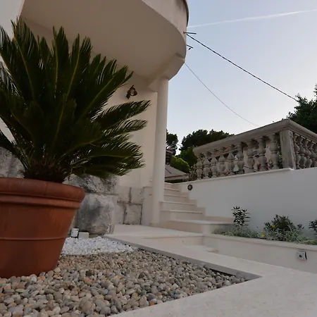 The Duke Luxury Rooms-2