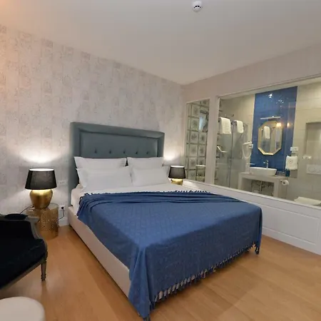 The Duke Luxury Rooms-3